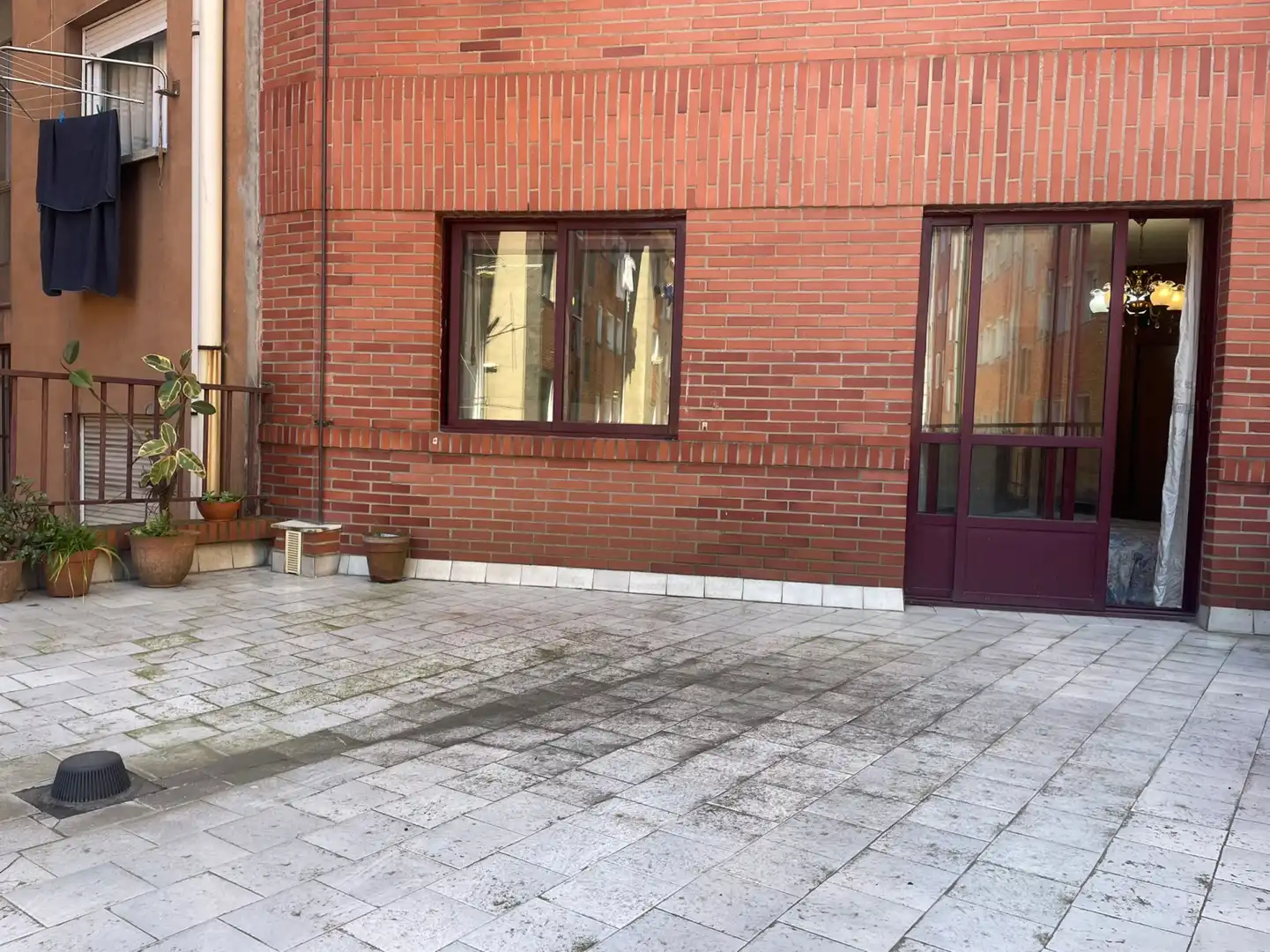 Außenansicht von Wohnung zum Verkauf in Gijón  mit Heizung, Terrasse und Abstellraum