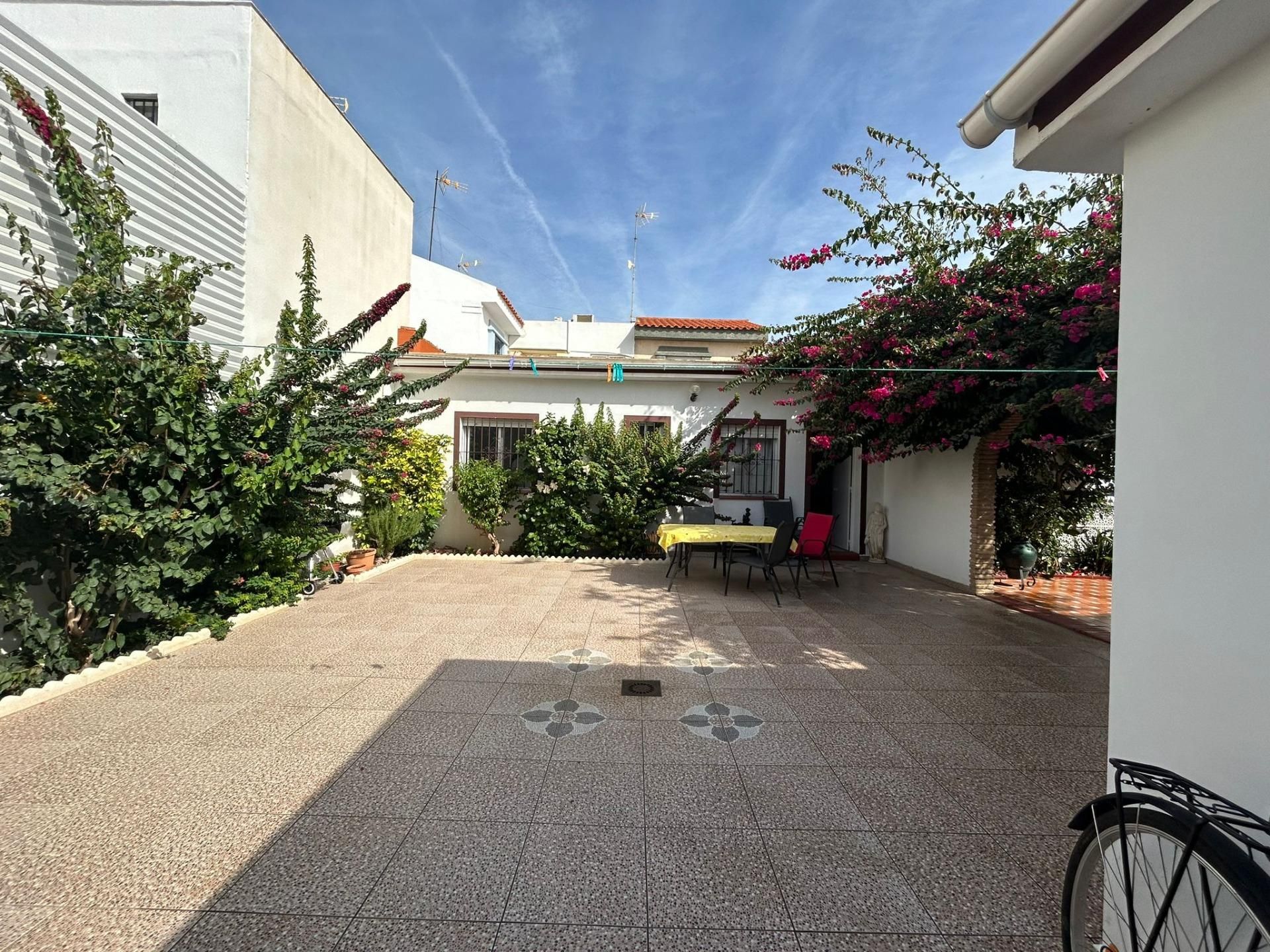 Exterior view of House or chalet for sale in Chipiona