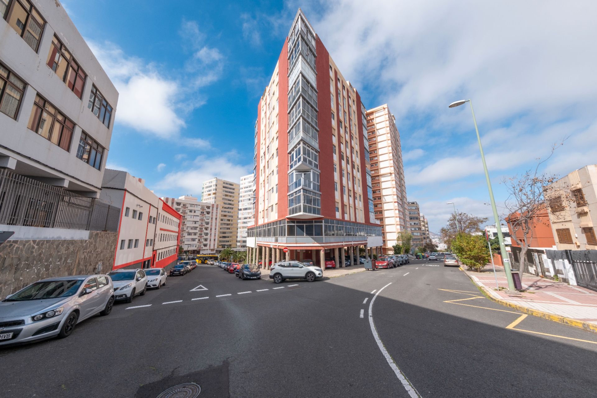 Vista exterior de Pis en venda en Las Palmas de Gran Canaria amb Parquet, Forn i Rentadora