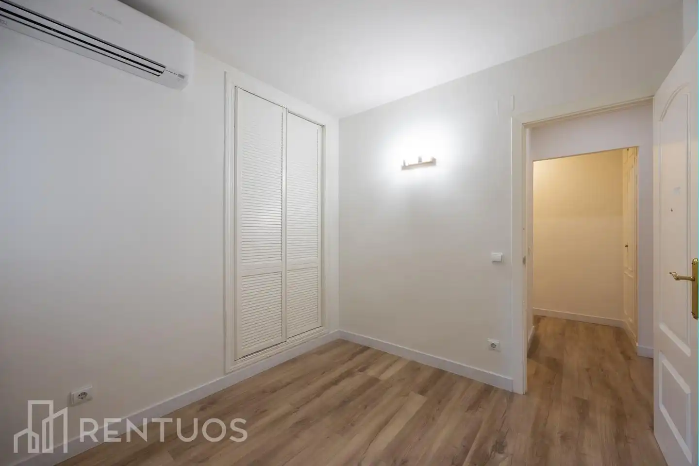 Wohnung zur Miete in Calle del Poeta Esteban de Villegas, Jerónimos