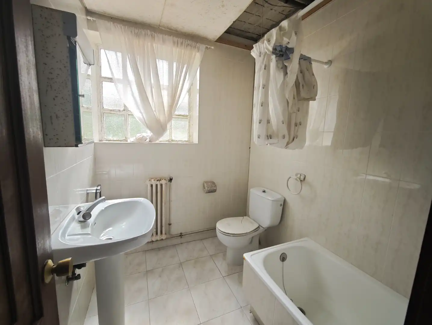 Baño de Casa o chalet en venta en Mesía con Calefacción, Jardín privado y Terraza