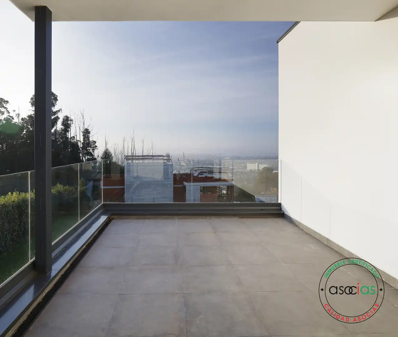 Terrassa de Casa o xalet en venda en Gijón  amb Calefacció, Jardí privat i Terrassa