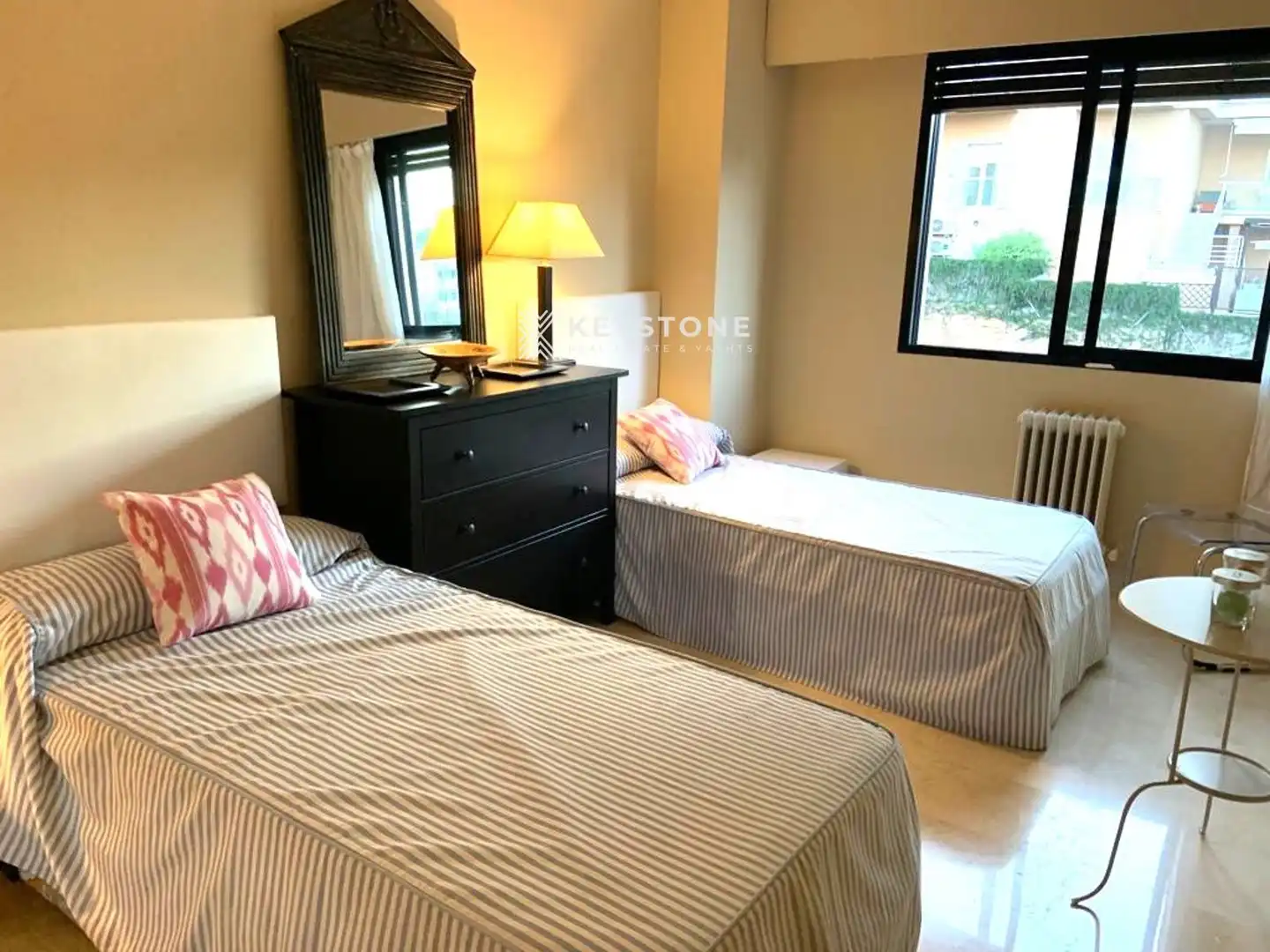 Habitación de Piso de alquiler en  Palma de Mallorca con Aire acondicionado, Terraza y Piscina