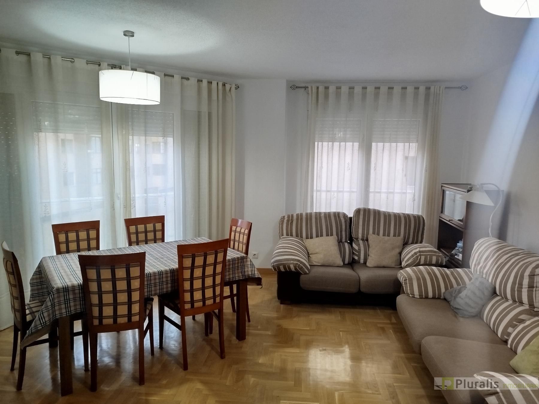 Living room of Flat to rent in Getafe  with Air Conditioner, Heating and Parquet flooring