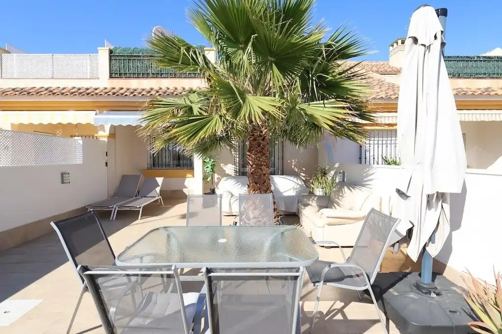 Terrassa de Casa adosada de lloguer en Orihuela amb Aire condicionat, Calefacció i Jardí privat
