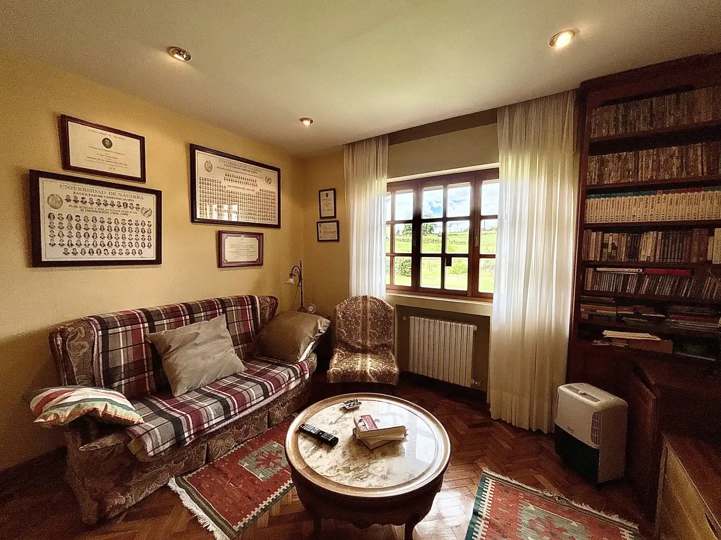 Living room of Houses for sale in Sariego  with Heating, Private garden and Parquet flooring