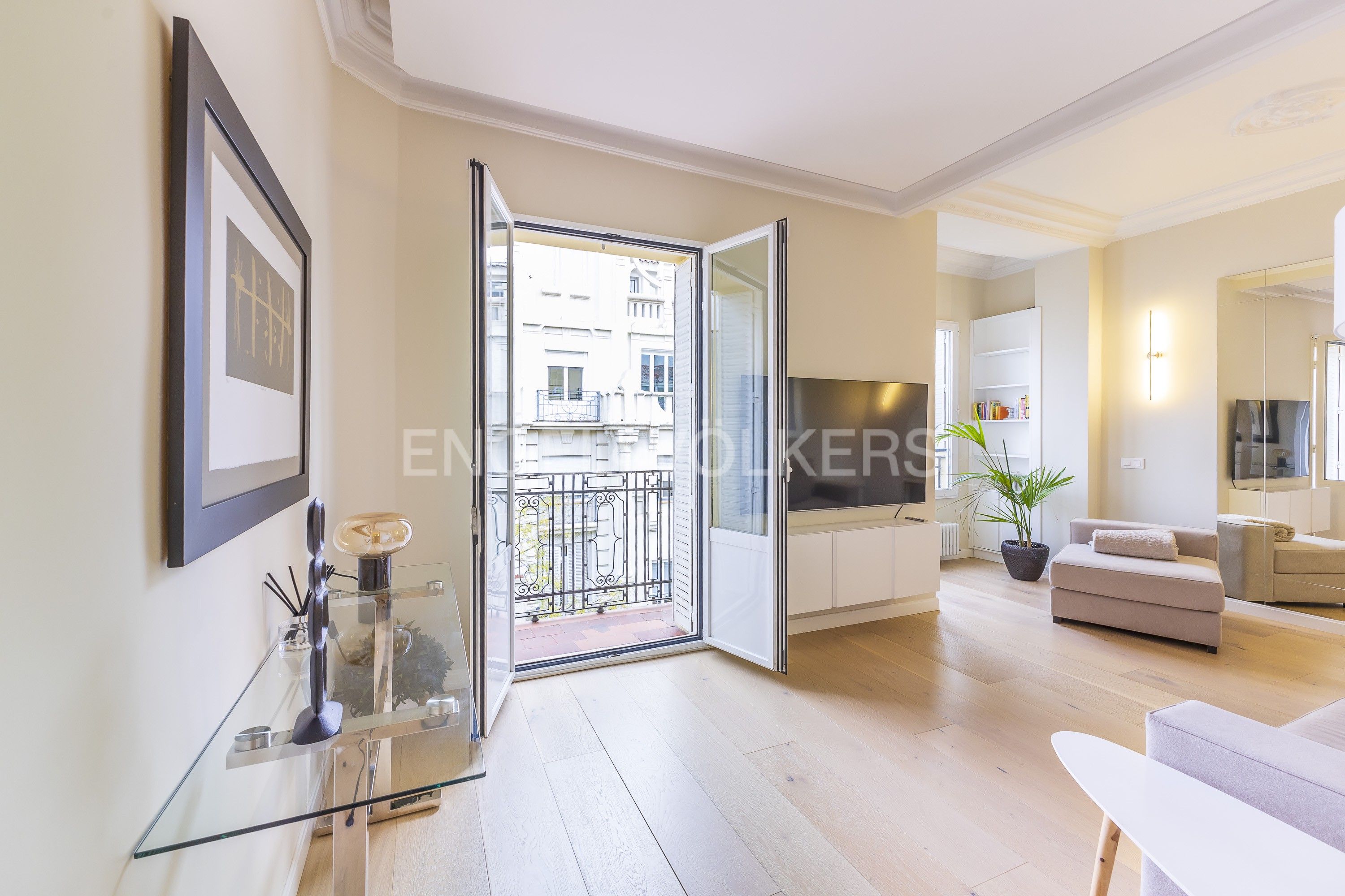 Vista exterior de Apartamento de alquiler en  Madrid Capital con Aire acondicionado, Calefacción y Terraza