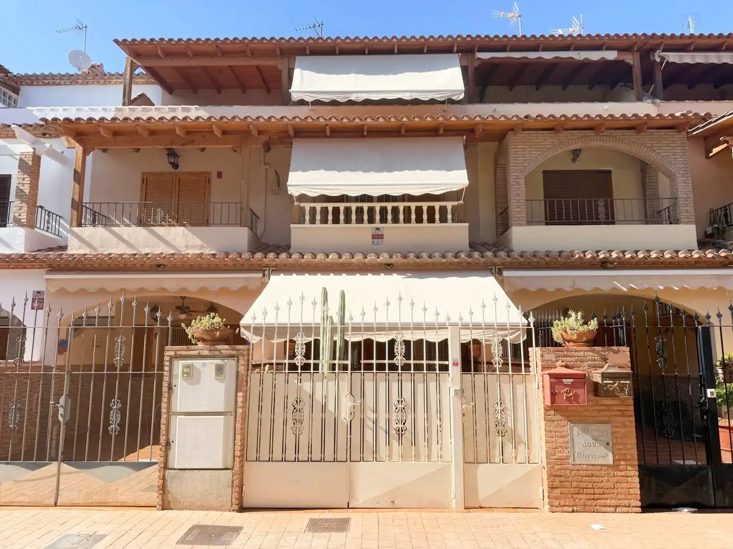 Haus mit Balkon zum Verkauf in Los Narejos - Punta Calera