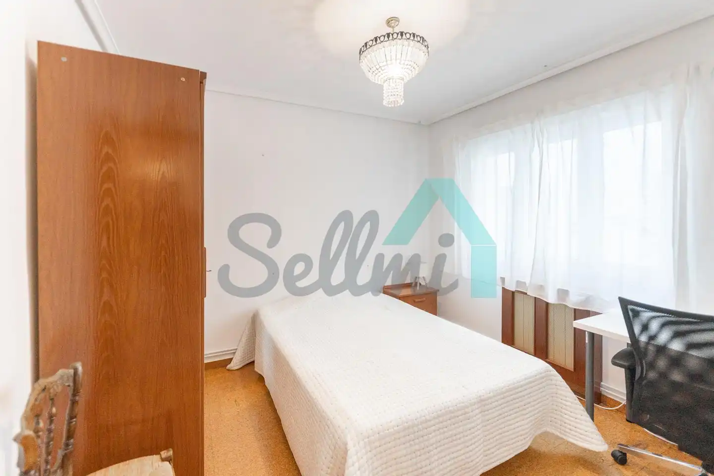 Schlafzimmer von Wohnung zur Miete in Oviedo  mit Heizung, Parkett und Terrasse