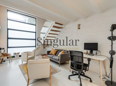 Loft with lift for sale in Carrer del Perill