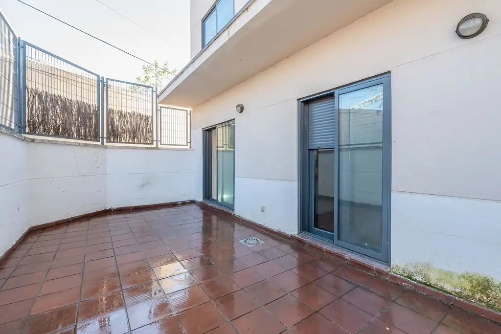 Flat for sale in C/ Plaza de la Estación - Res , Jardín de los Reyes - Parque Real