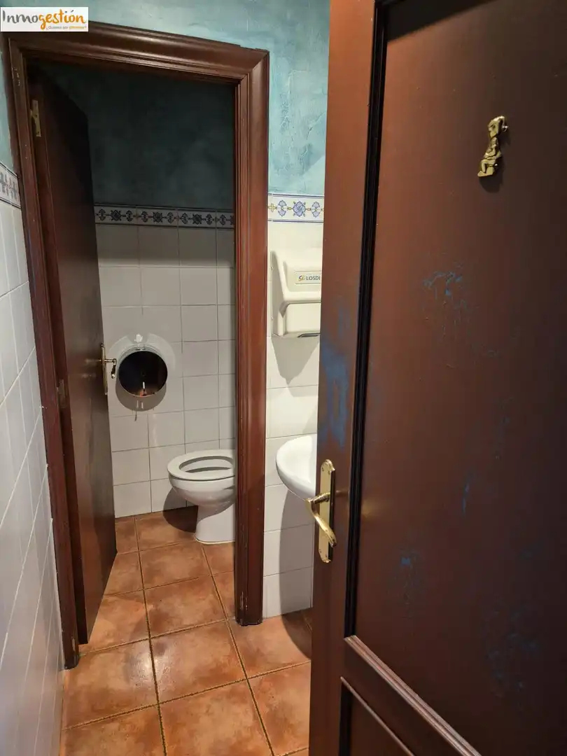 Baño de Local en venta en Valladolid con Amueblado