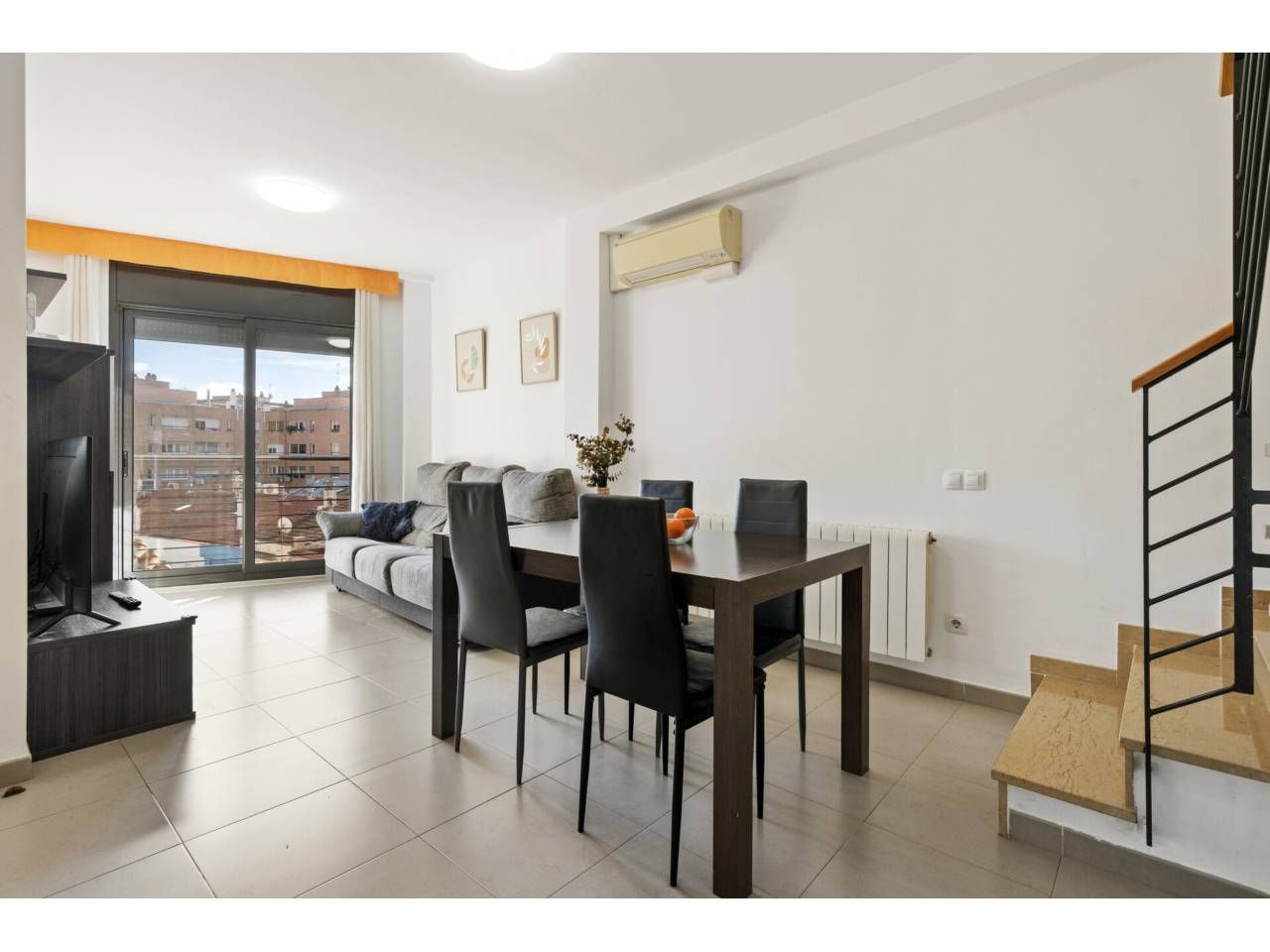 Dining room of Duplex for sale in Terrassa  with Air Conditioner, Heating and Parquet flooring