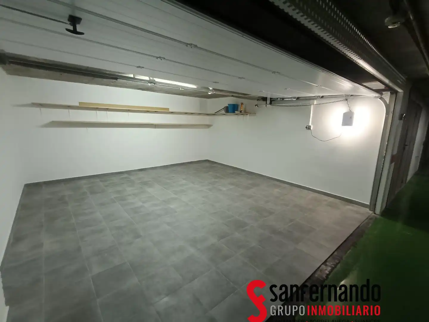 Garage for rent in Santander
