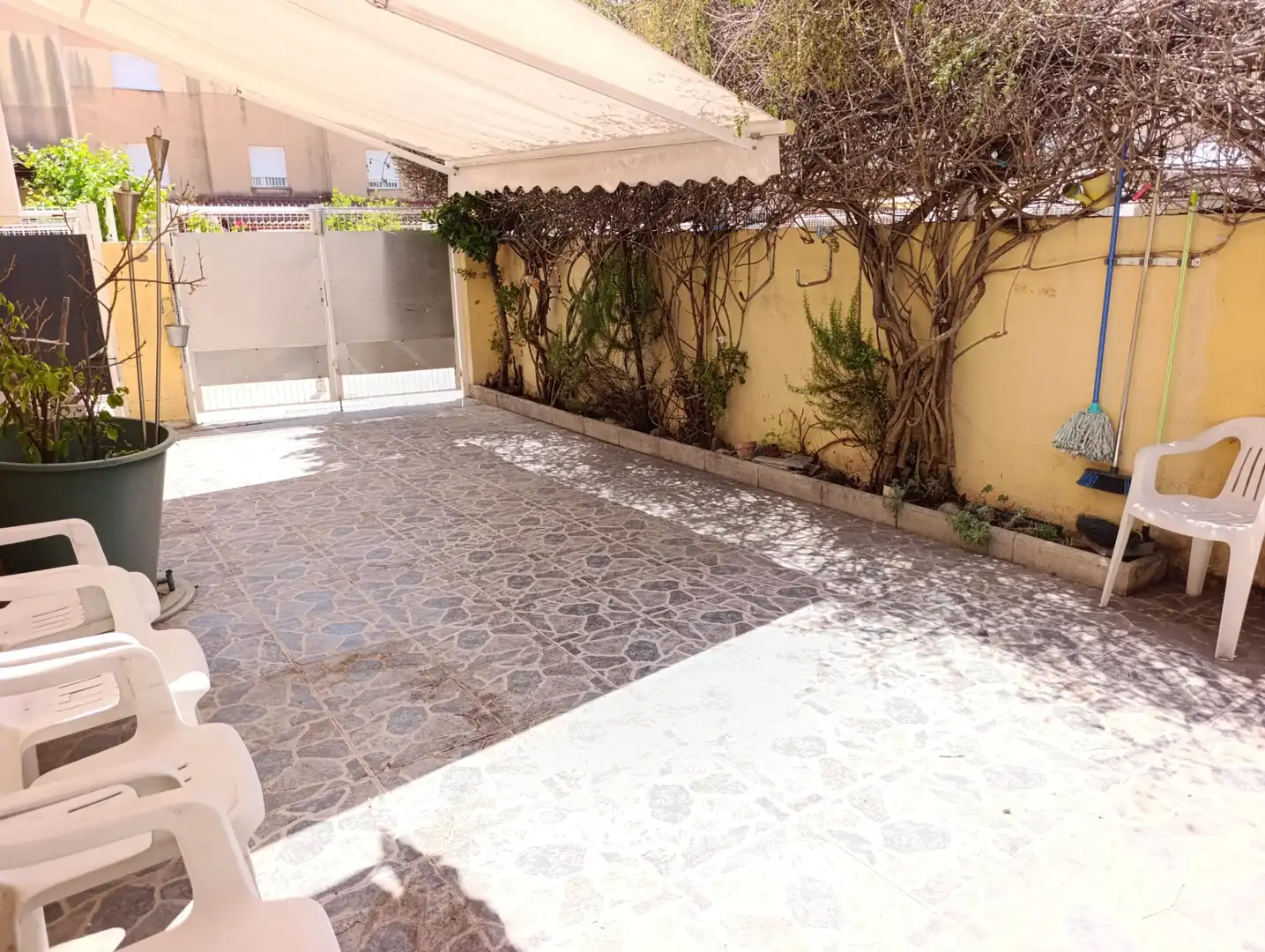 Terrassa de Casa adosada en venda en Almazora / Almassora amb Aire condicionat, Calefacció i Jardí privat