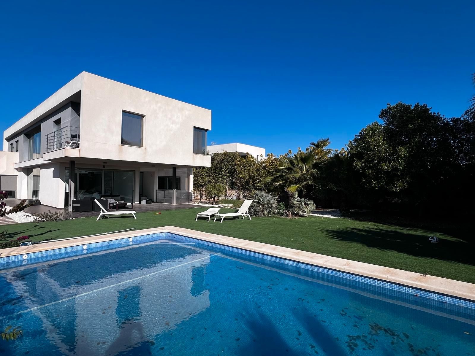 Piscina de Casa o xalet de lloguer en Elche / Elx amb Aire condicionat, Calefacció i Jardí privat