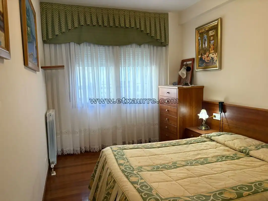 Bedroom of Flat for sale in Laudio / Llodio  with Heating, Storage room and Furnished