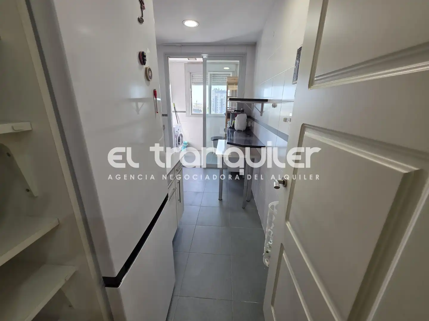 Kitchen of Flat for rent in Madrid  with Air Conditioner, Parquet flooring and Storage room