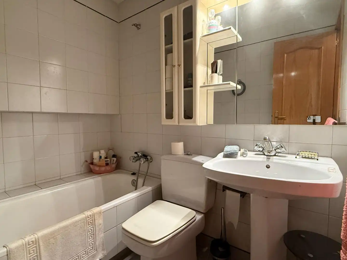 Baño de Casa adosada en venta en Guadalajara con Calefacción, Terraza y Amueblado