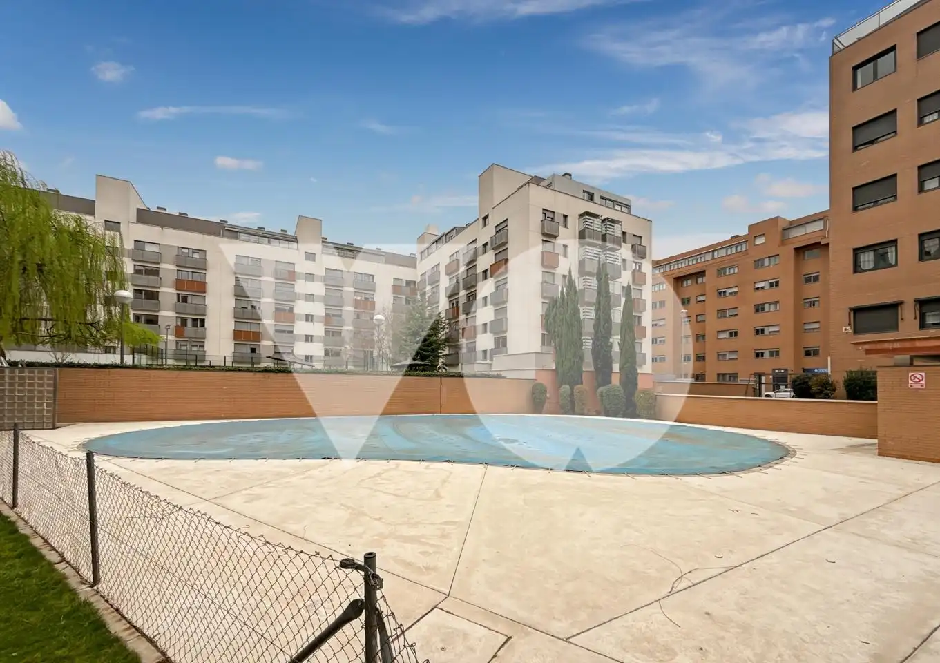 Schwimmbecken von Wohnung zum Verkauf in Madrid mit Klimaanlage und Möbliert