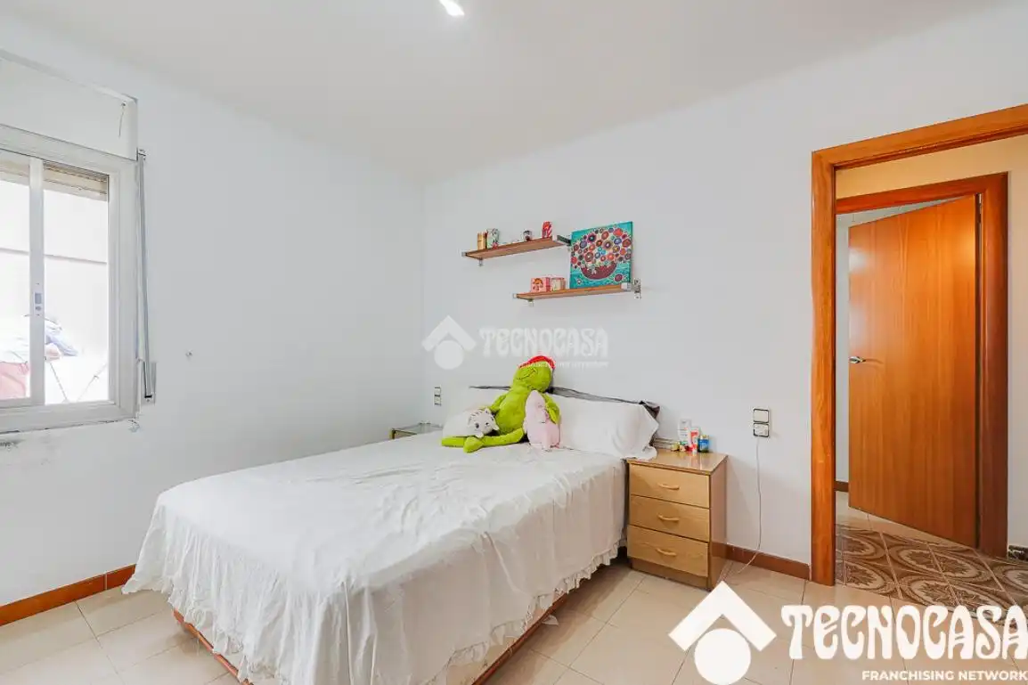 Piso con terraza en venta en Nou Barris, imagen 19