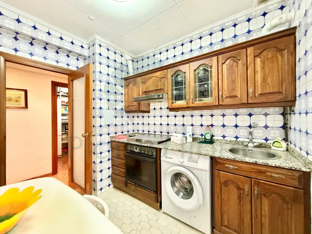 Kitchen of Flat for sale in  Logroño  with Air Conditioner, Heating and Balcony