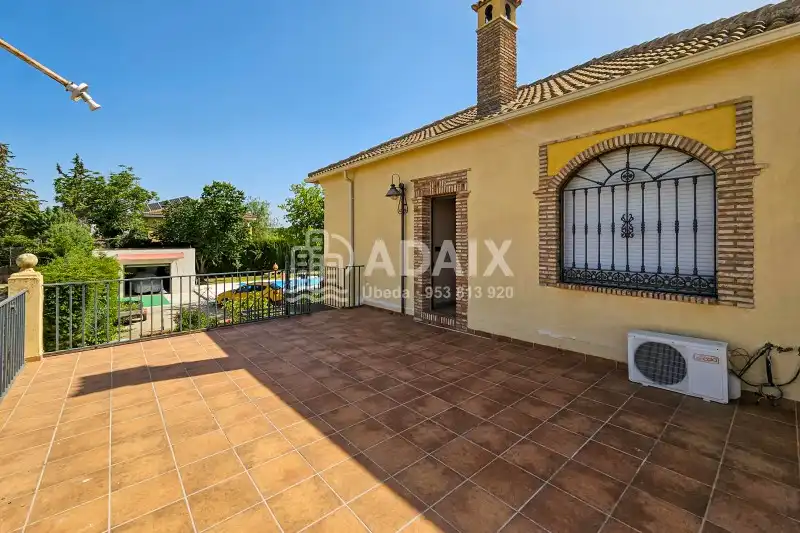 Garden of Houses for sale in Úbeda  with Air Conditioner, Heating and Terrace