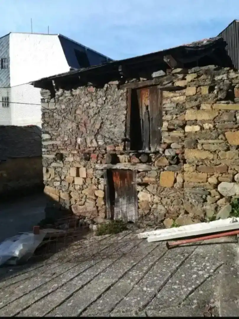 Vista exterior de Casa adosada en venda en Igüeña