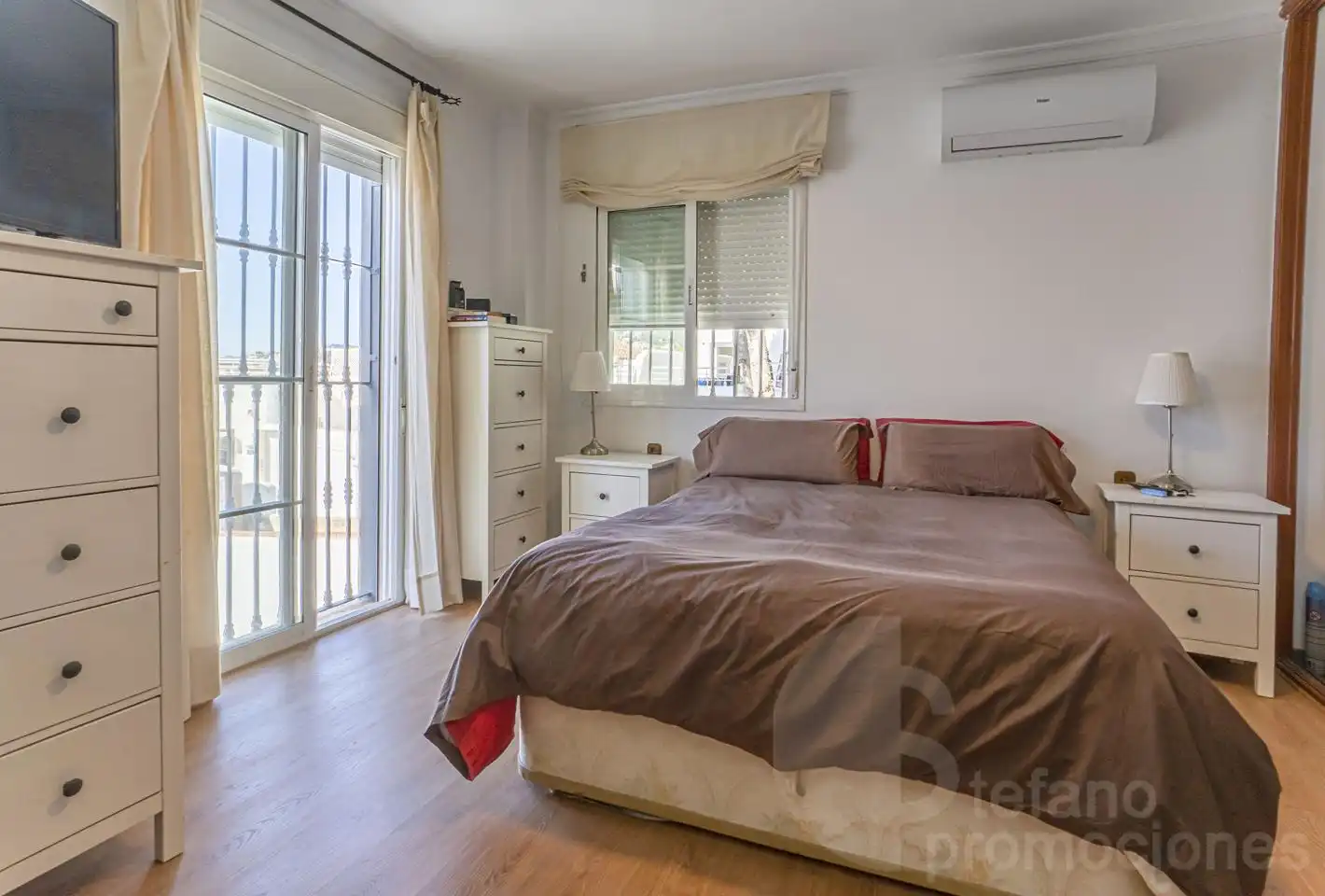 Dormitori de Casa adosada en venda en Málaga amb Aire condicionat, Calefacció i Jardí privat