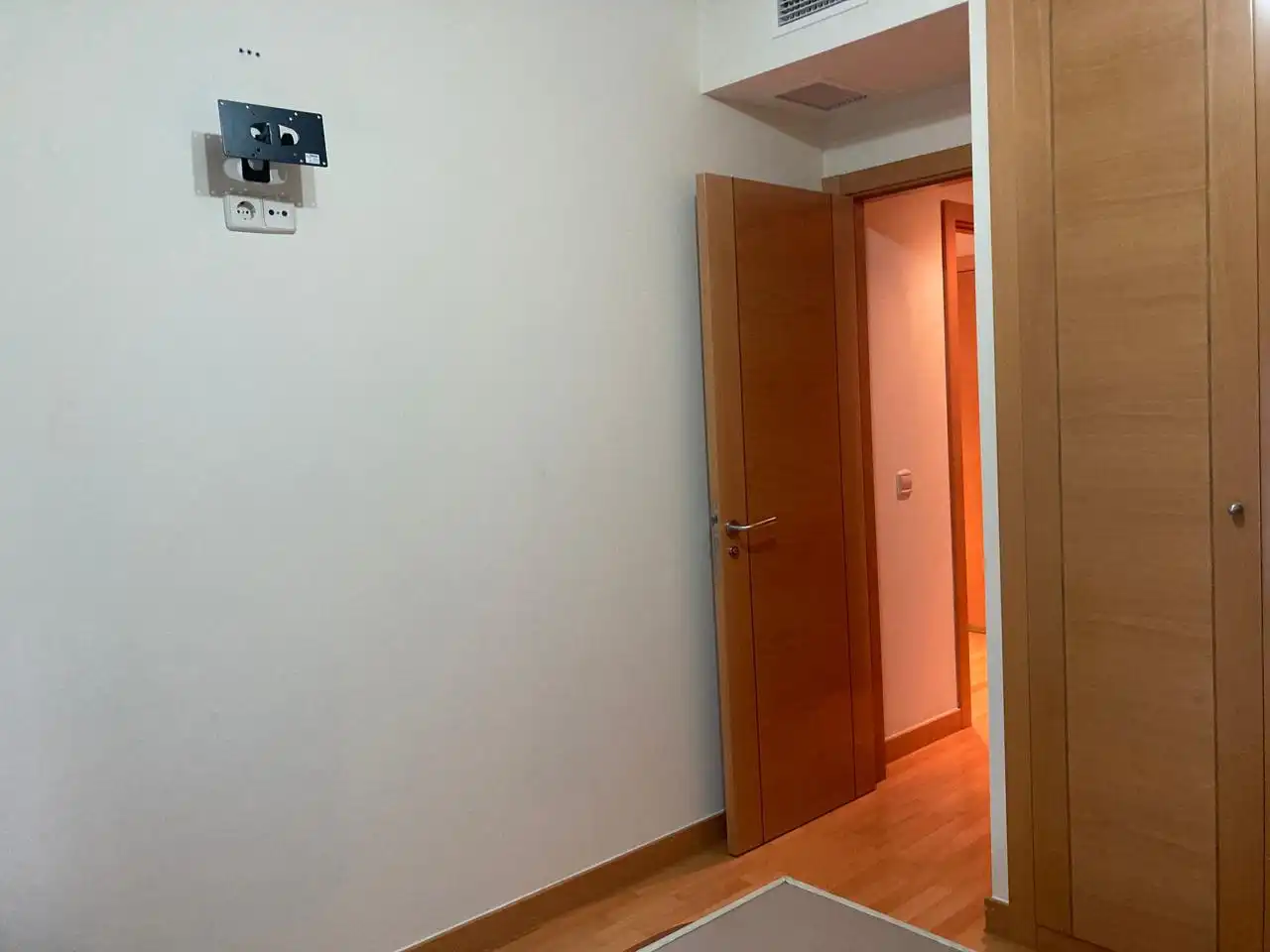 Flat for rent in Coslada  with Air Conditioner, Furnished and Community pool