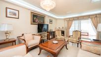 Living room of House or chalet for sale in  Madrid Capital  with Heating, Private garden and Swimming Pool