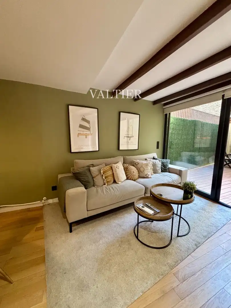 Living room of Flat for rent in  Madrid Capital  with Terrace, Storage room and Furnished