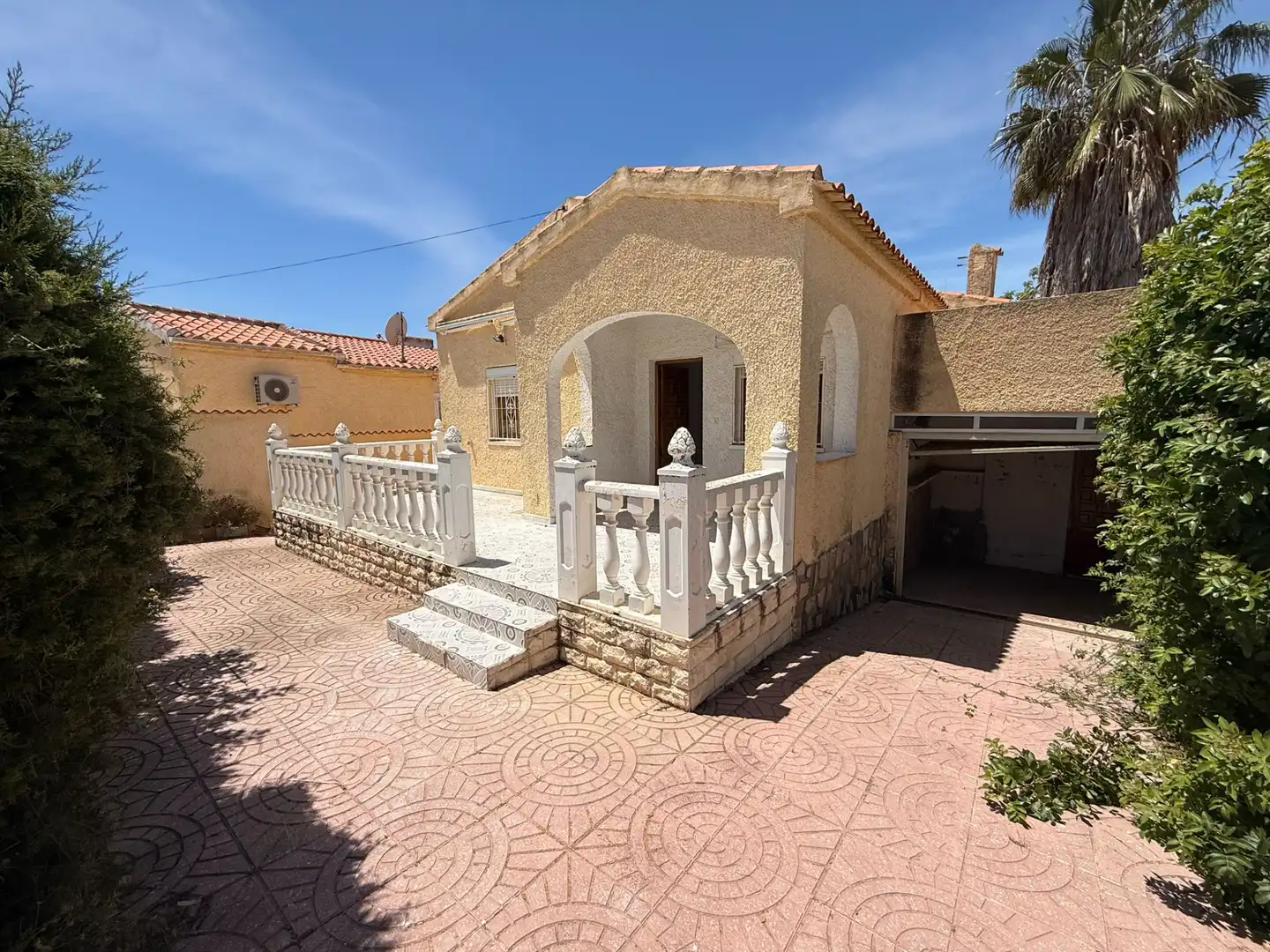 Vista exterior de Casa o chalet en venta en San Fulgencio con Jardín privado y Terraza
