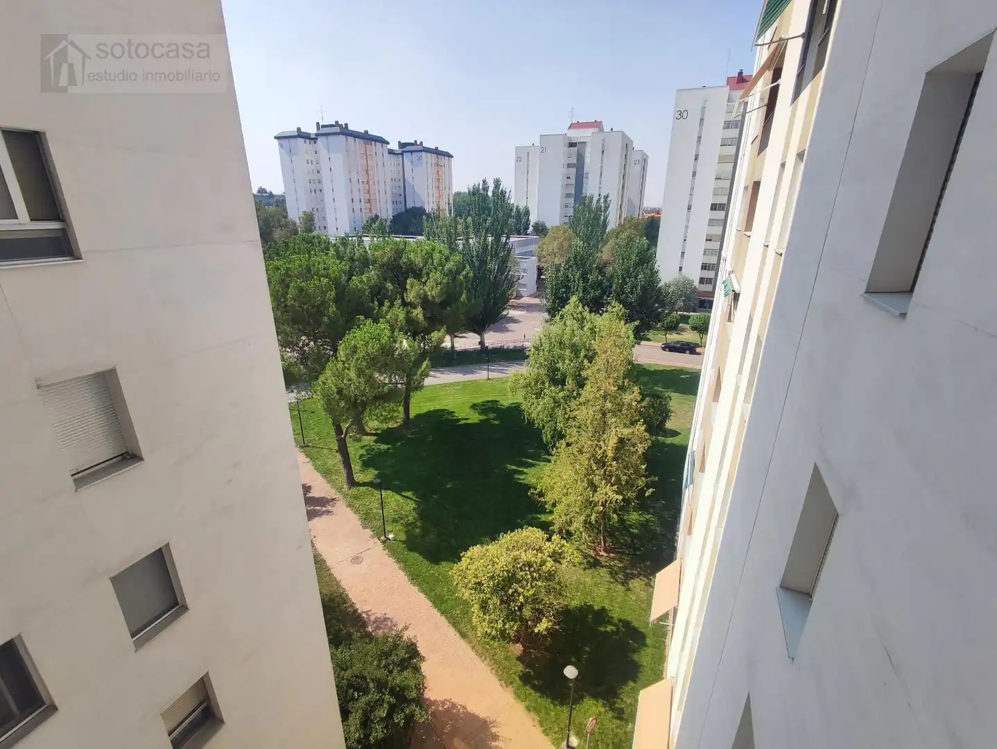 Vista exterior de Pis en venda en Laguna de Duero amb Calefacció, Traster i Moblat