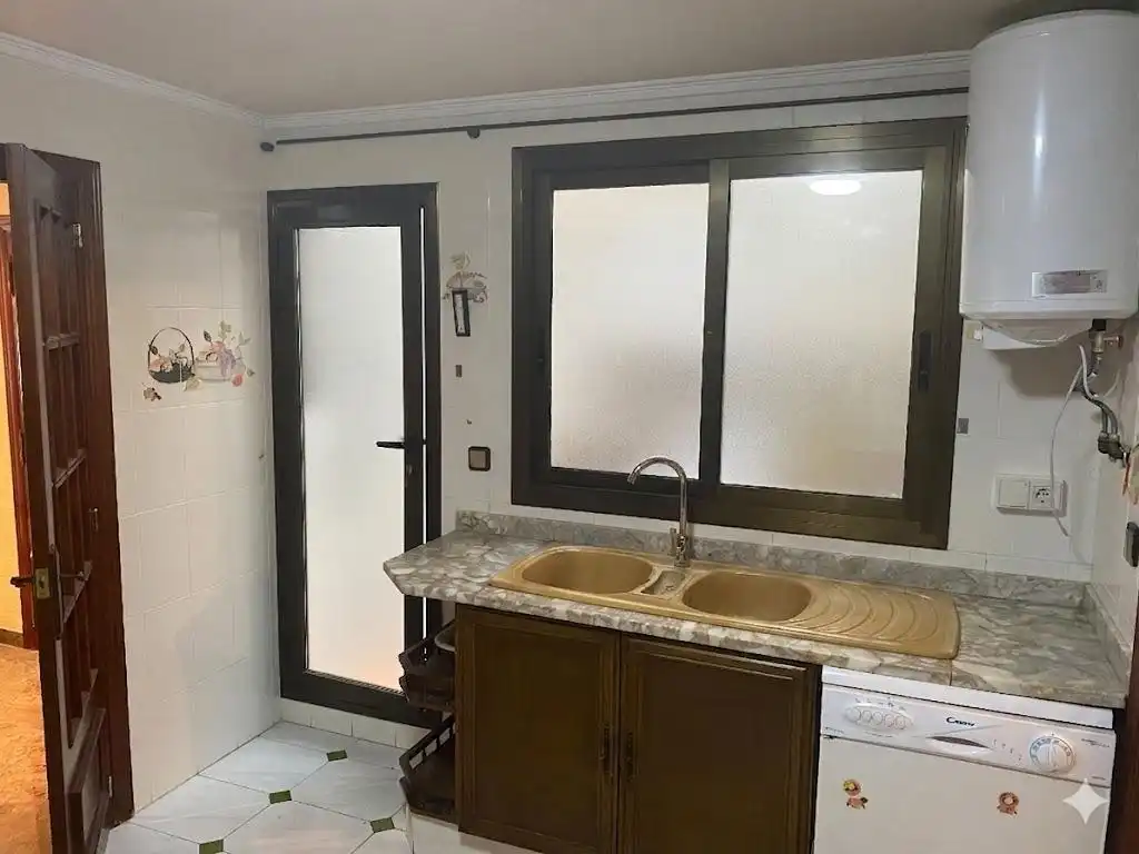 Kitchen of Flat for sale in Silla  with Balcony