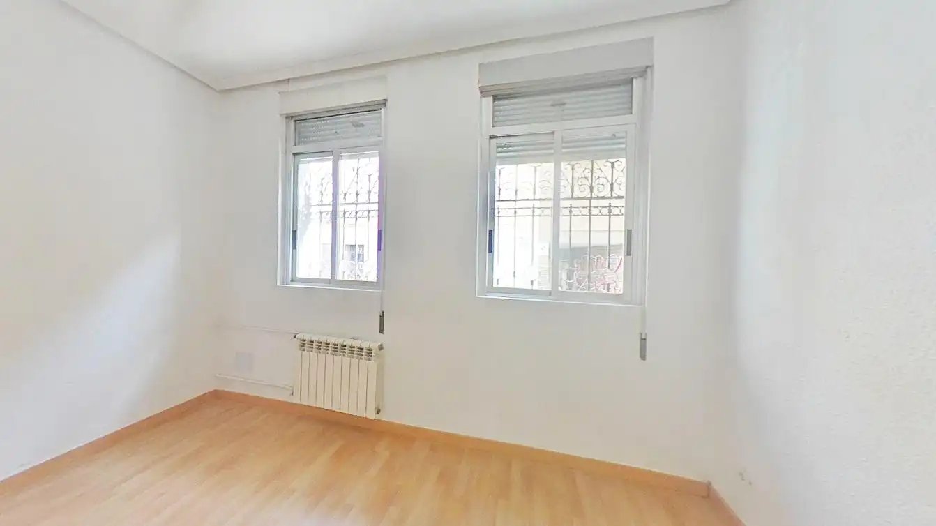 Habitación de Piso en venta en Madrid con Calefacción