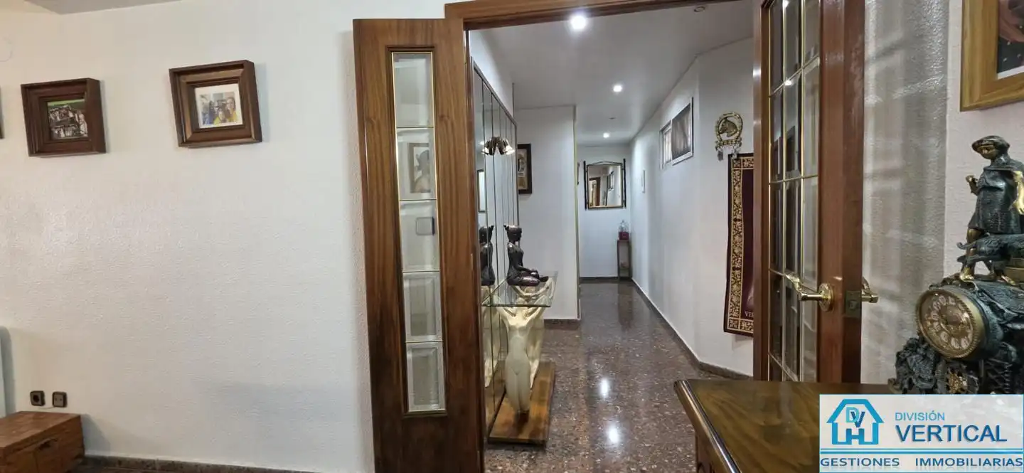 Ground floor for sale in Manises  with Storage room