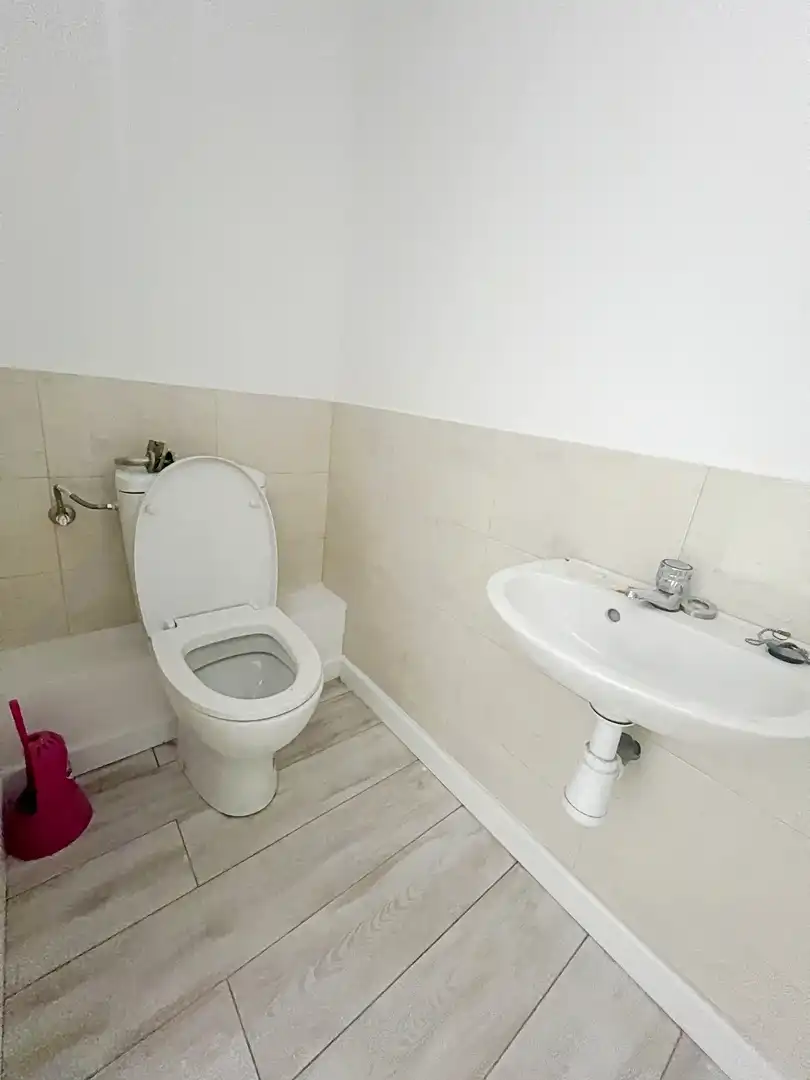 Bathroom of Commercial properties for rent in Lugo