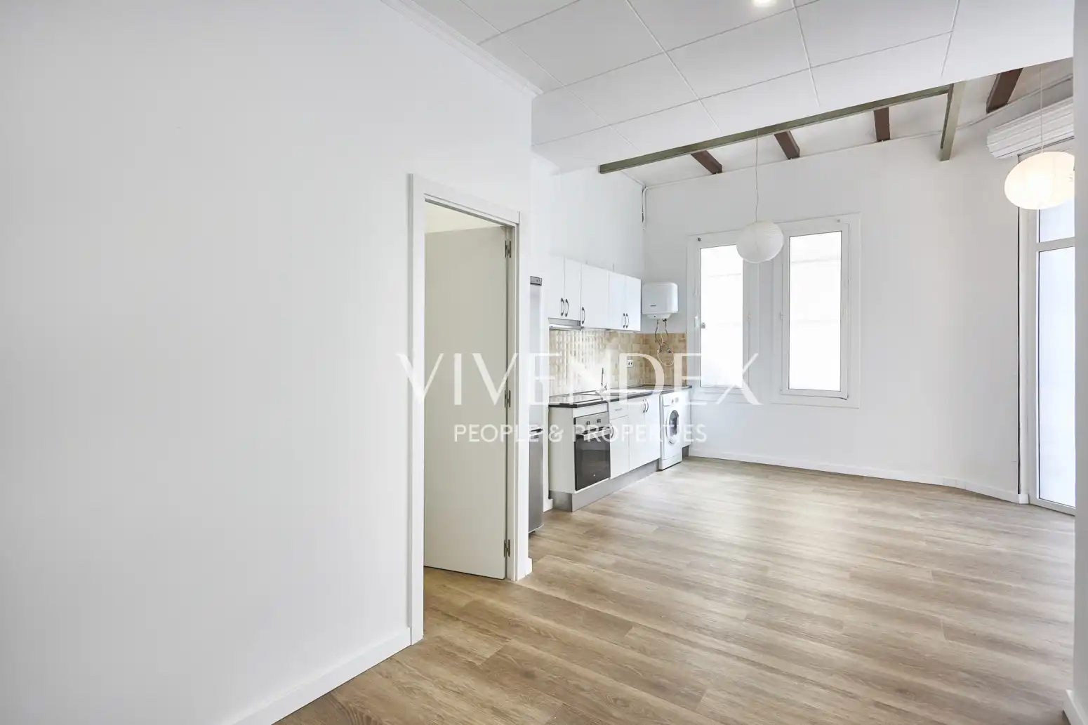 Außenansicht von Wohnung zum Verkauf in L'Hospitalet de Llobregat mit Parkett