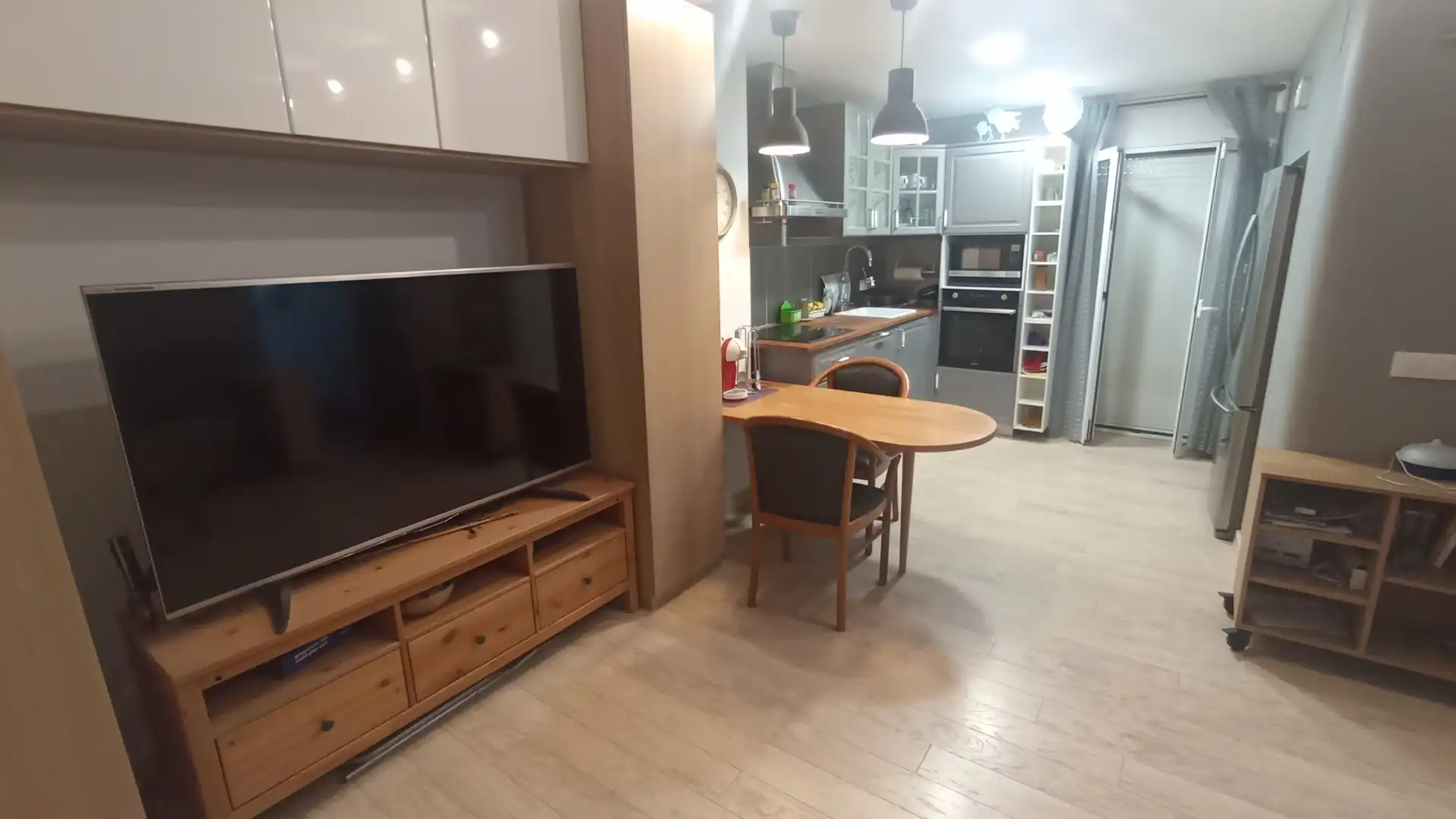 Küche von Wohnung zum Verkauf in Empuriabrava mit Klimaanlage, Heizung und Möbliert
