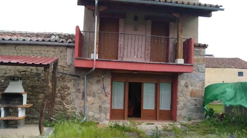 Foto 2 de Casa adosada en venda a Malpartida de Corneja, Ávila