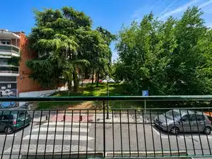 Vista exterior de Pis en venda en Madrid amb Terrassa