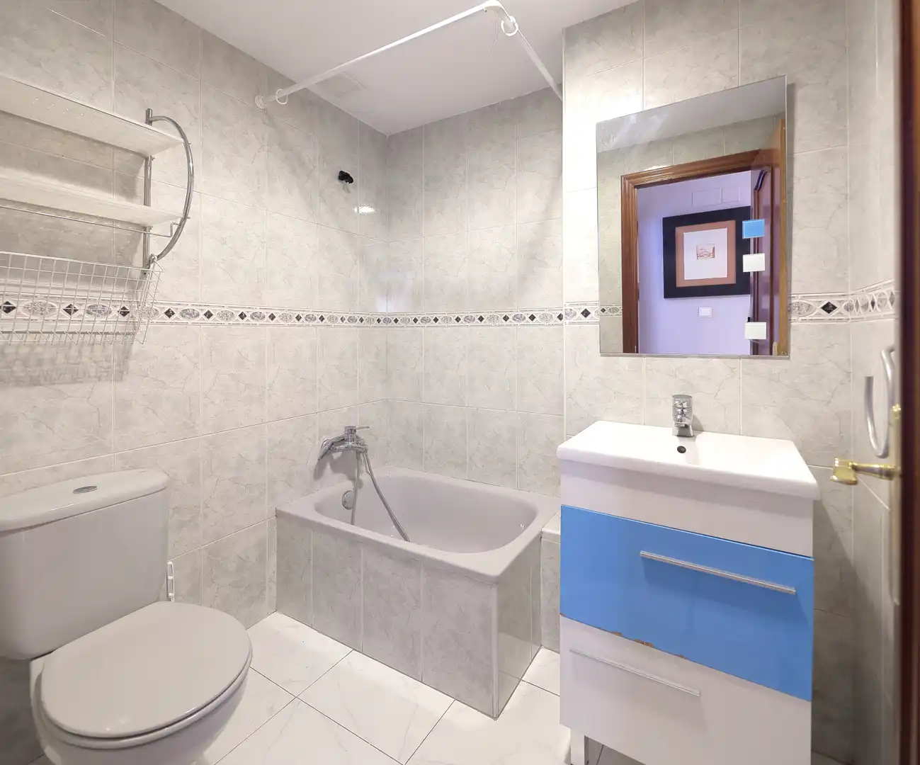 Baño de Piso en venta en Oviedo  con Calefacción y Trastero