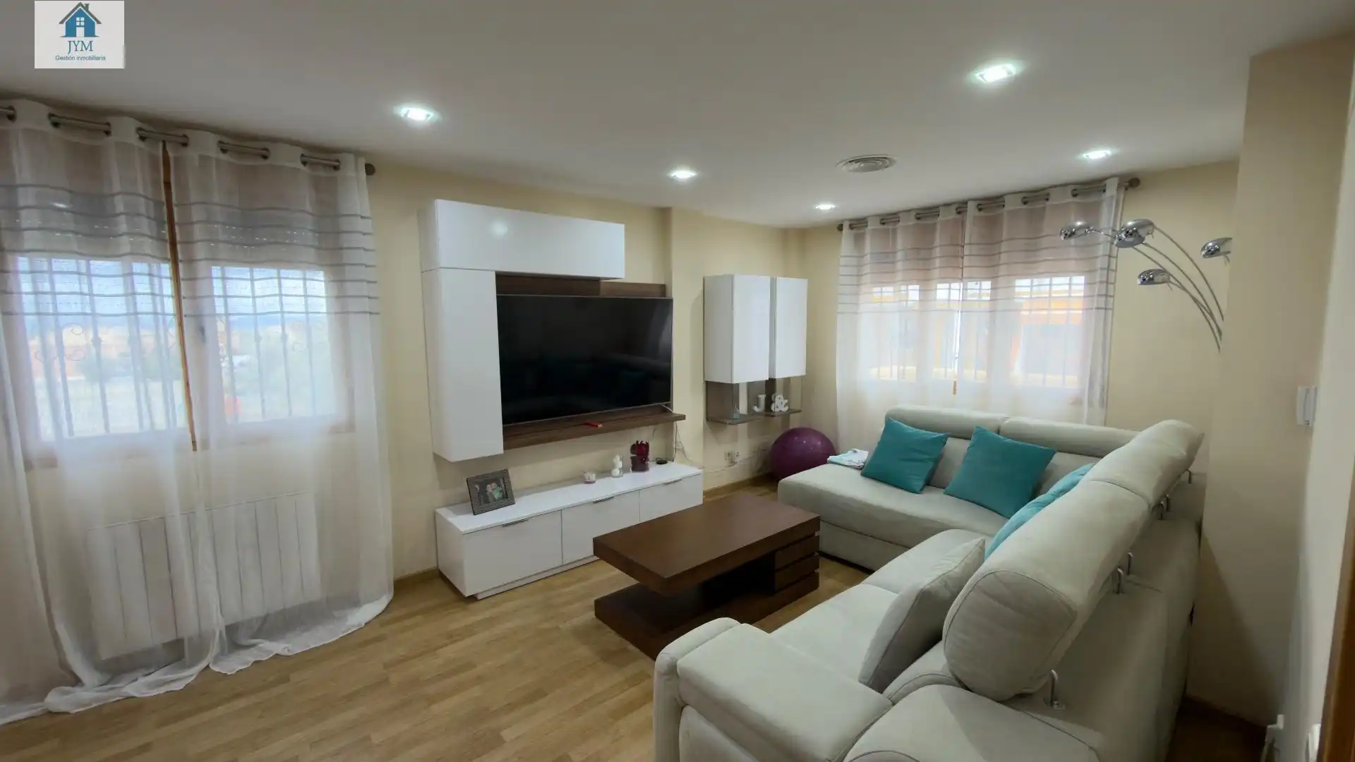 Sala de estar de Casa o chalet en venta en Cájar con Aire acondicionado, Calefacción y Jardín privado