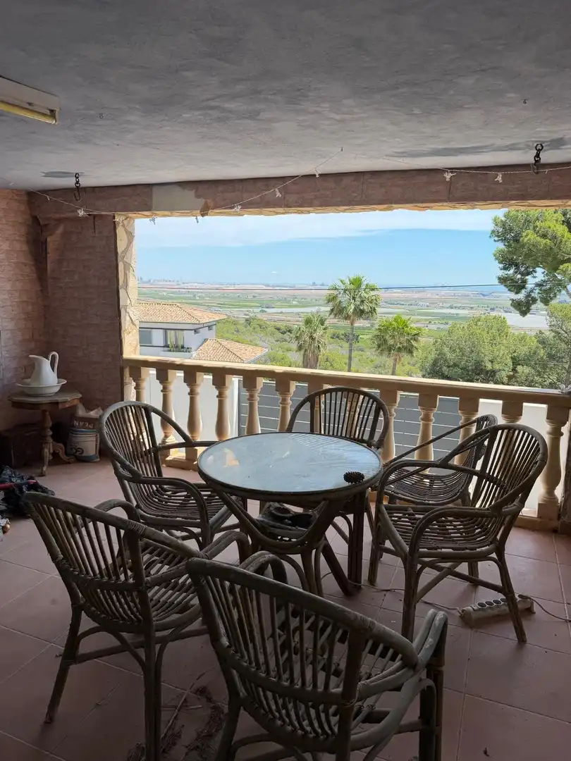 Terrassa de Casa o xalet en venda en Sagunto / Sagunt amb Calefacció, Terrassa i Traster