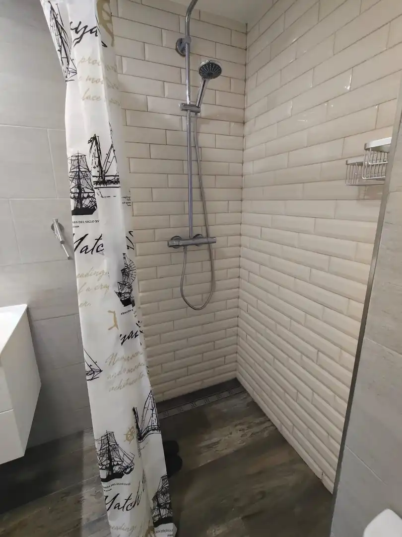 Baño de Piso en venta en Getafe con Aire acondicionado, Calefacción y Terraza