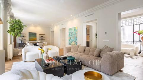 Photo 5 of Flat for sale in Cortes - Huertas, Madrid