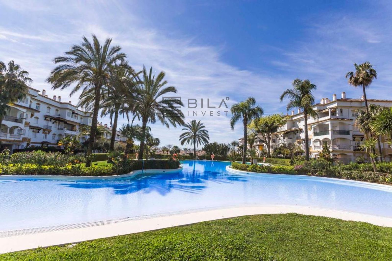 Exterior view of Flat for sale in Marbella  with Air Conditioner, Terrace and Storage room
