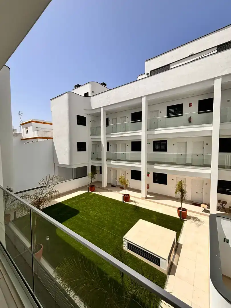 Vista exterior de Apartamento de alquiler en Tarifa con Aire acondicionado, Piscina y Amueblado