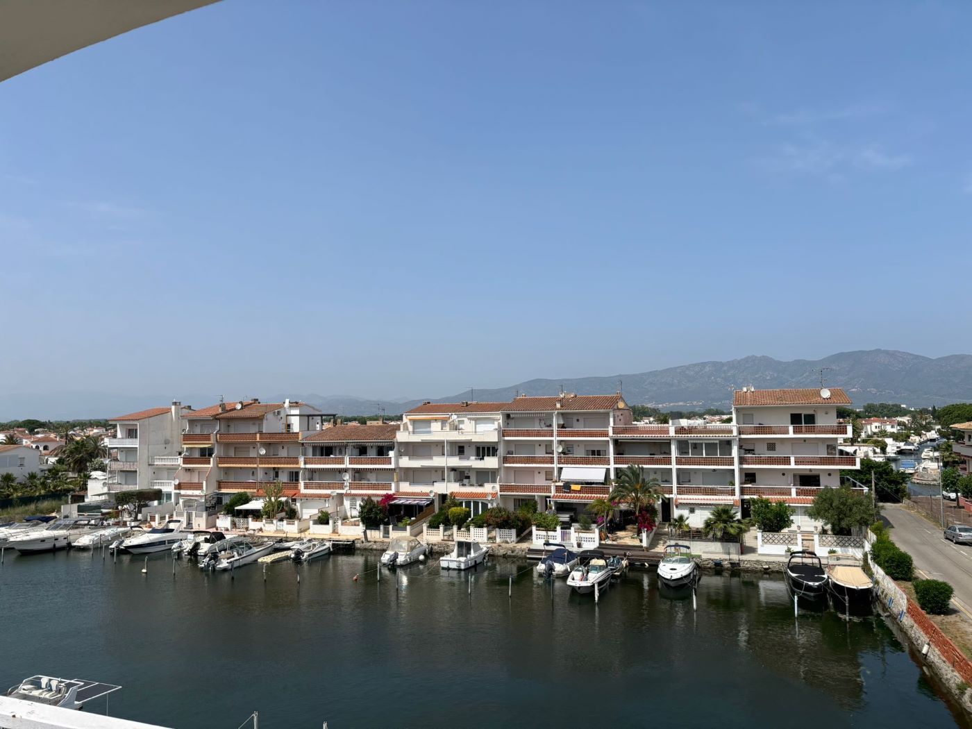 Vista exterior de Apartament en venda en Empuriabrava amb Aire condicionat, Calefacció i Terrassa